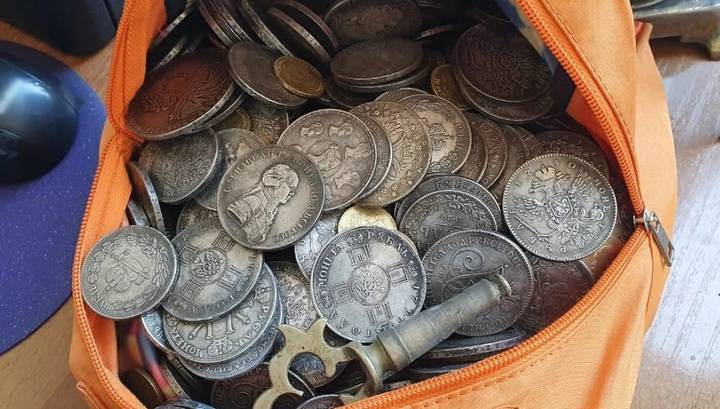 Мошенники продали самовар с поддельными монетами под видом старинного клада