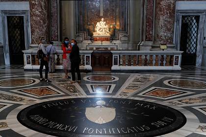 Ватикан открыл для верующих главный католический собор