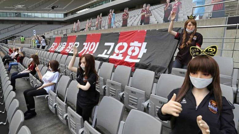 Футбольный клуб из Южной Кореи извинился за секс-куклы на трибунах