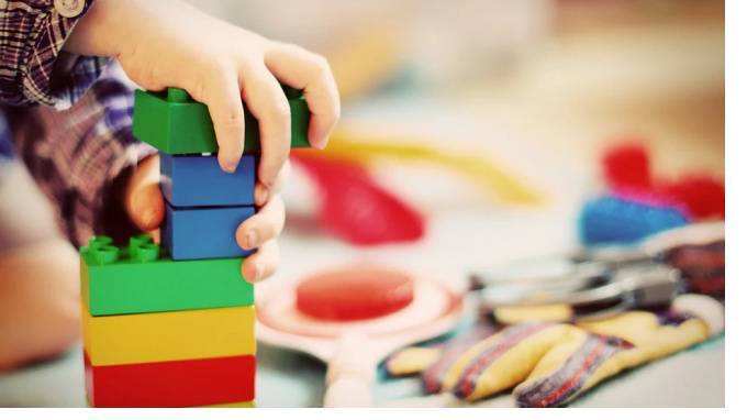 В Петербурге срок комплектования детских садов продлен до 1 августа