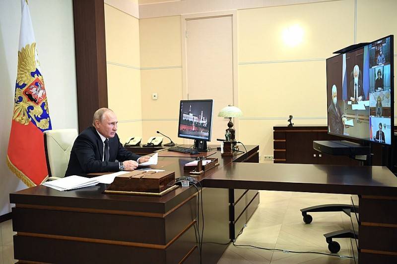 «С Дагестаном будет сейчас вся Россия»: Путин провел совещание по борьбе с эпидемией в республике