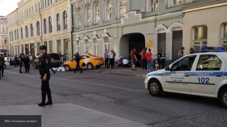 Житель Москвы избил таксиста и скрылся на его автомобиле