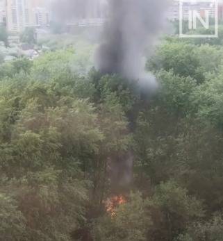 В Екатеринбурге около ЦПКиО имени Маяковского произошел пожар