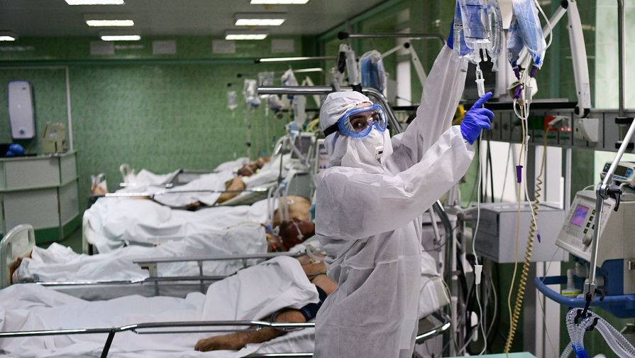 Почти 123 тысячи медиков получили выплаты за борьбу с коронавирусом