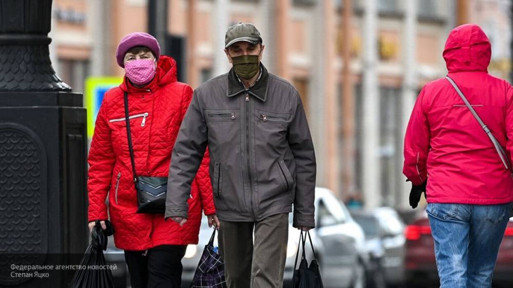 Опрос ВЦИОМ показал, что большинство россиян считают COVID-19 опаснее сезонного гриппа