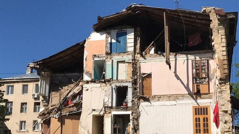 В Одессе обрушилась стена пятиэтажного жилого дома
