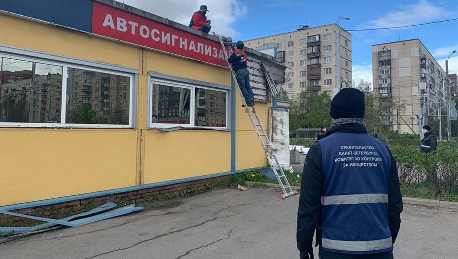 В Петербурге автосервис выгоняют с участка, за который не платили 5 лет