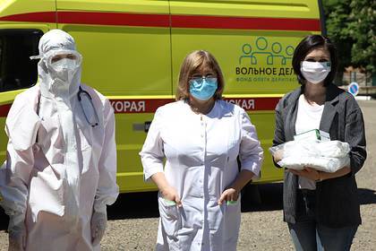 Фонд Олега Дерипаски передал кубанским врачам защитные костюмы и респираторы