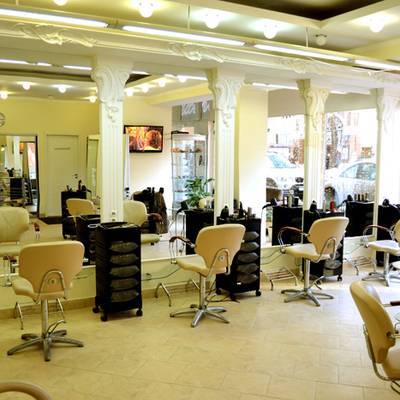 Власти Кировской области с 21 мая снимут запрет на работу парикмахерских