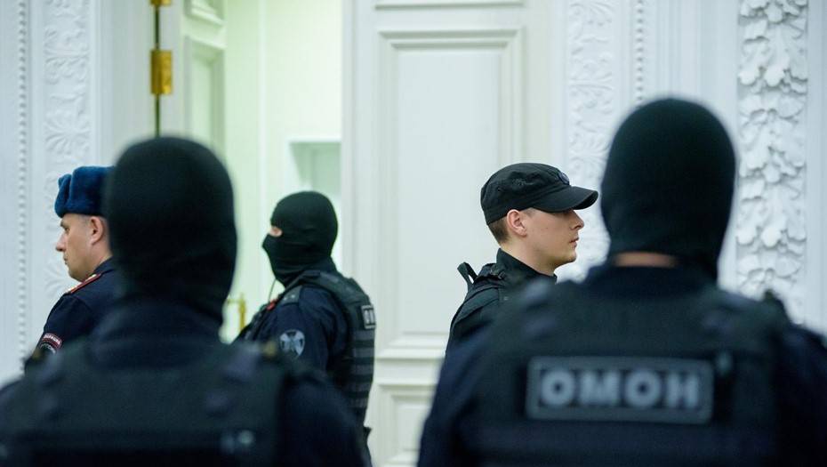 Осужденные за теракт в метро Петербурга подали в суд на УФСИН