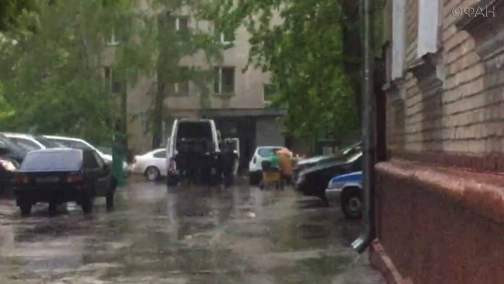Появилось видео захвата стрелка с улицы Малышева в Москве.