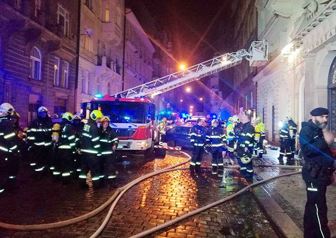 В центре Праги горел отель: есть жертвы