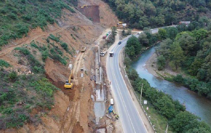 На строительстве дороги на западе Грузии пострадал водитель бульдозера