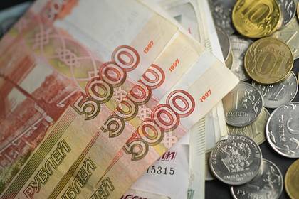 В России подсчитали общую сумму выплат семьям с детьми от государства