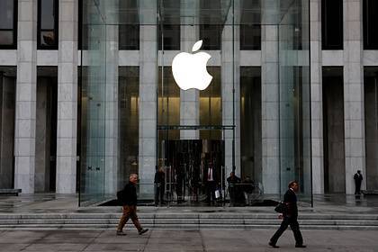 Apple отказалась дать властям США постоянный доступ к данным ее устройств