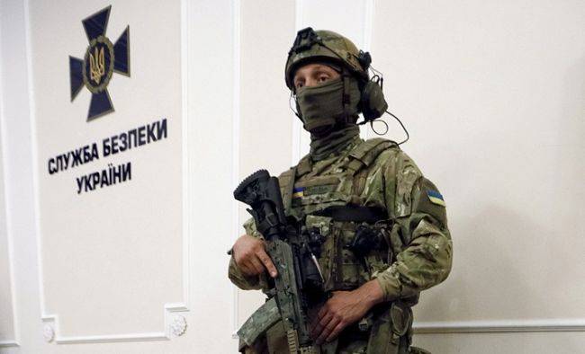 На Украине СБУ начало расследовать возможную госизмену Кучмы и Ермака