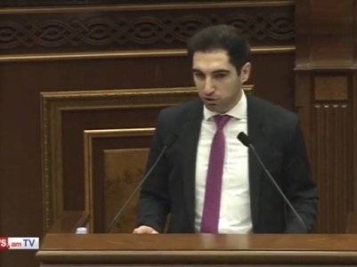 Микаел Мелкумян - Депутат: Граждане в Армении не могут позволить себе покупать медицинские маски каждый день - news.am - Армения
