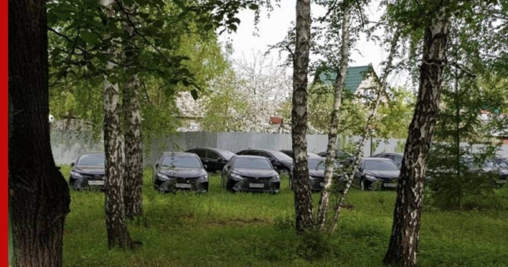 В лесу Челябинска нашли десятки новых правительственных Toyota Camry
