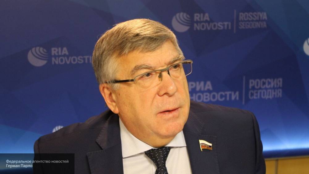 Сенатор Рязанский заявил о возможном поднятии минимального возраста продажи алкоголя в РФ