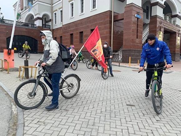 В Екатеринбурге во время режима самоизоляции прошел велопробег в честь Николая II