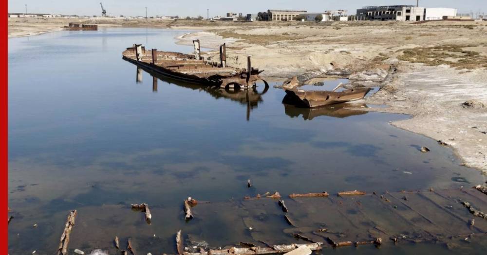 В Каспийском море рекордно упал уровень воды