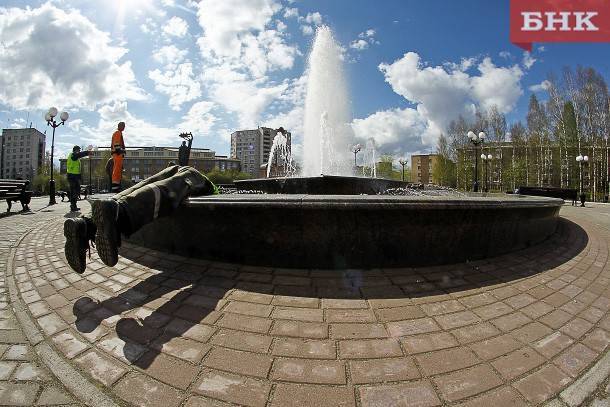 В столице Коми начали работать фонтаны