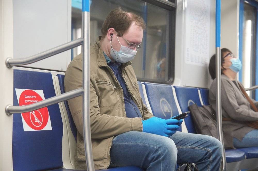 Продажи масок и перчаток в столичном метро снизились на 60 процентов