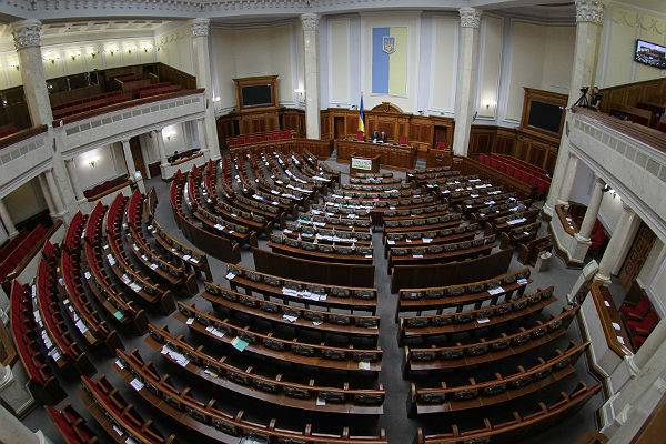Рада завернула антироссийский закон Зеленского о двойном гражданстве