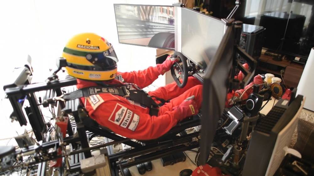 Житель Японии собрал уникальный симулятор гонки Формулы-1.