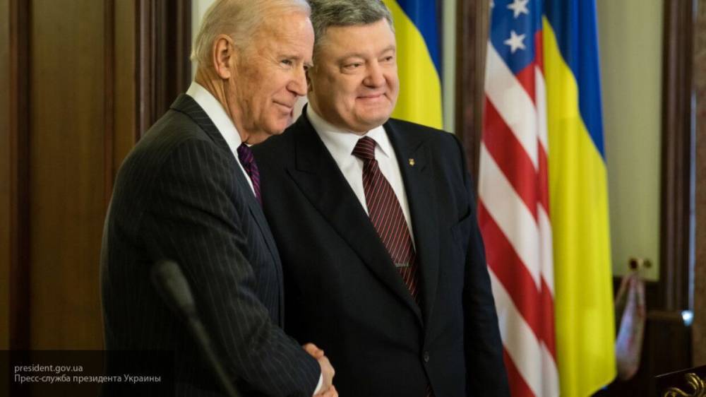 Журналисты на Украине предали огласке разговоры Порошенко и Байдена