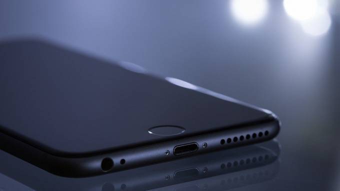 ФБР взломало iPhone террориста без помощи Apple