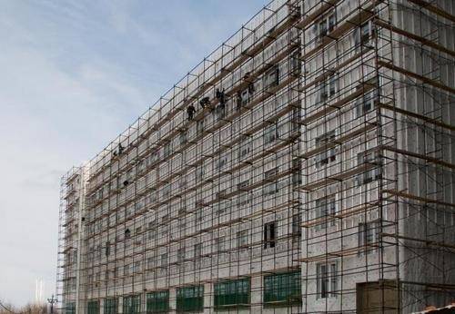 Власти ХМАО заявили о законности процедуры поэтапного ввода больницы в Нижневартовске