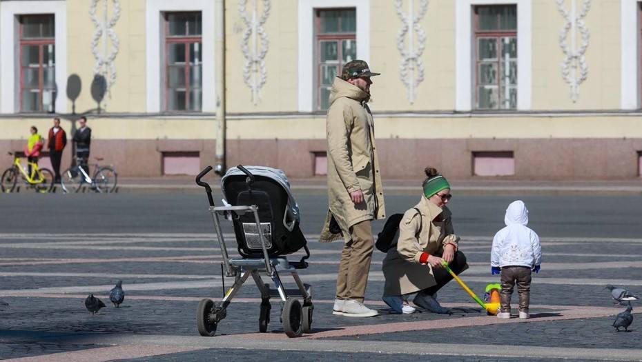 В Петербурге утвердили выплаты на детей от трех до семи лет