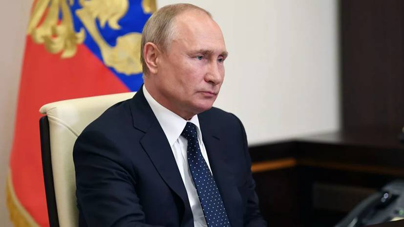 Путин раскритиковал правительство из-за проблем с выплатами медикам