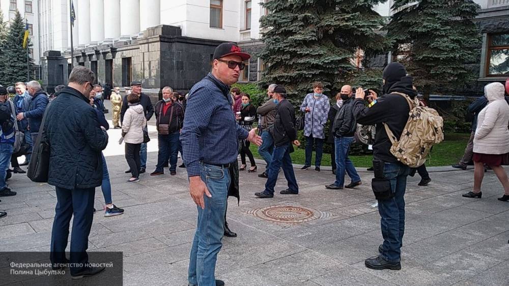 Блогер Макаренко: нужно жестко пресекать призывы к митингам во время пандемии