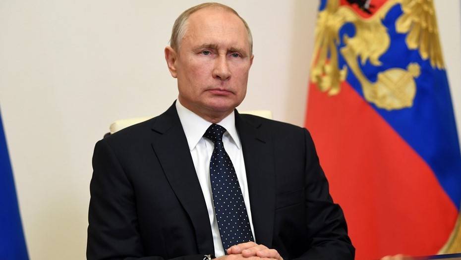Путин раскритиковал кабмин за путаное постановление о выплатах врачам
