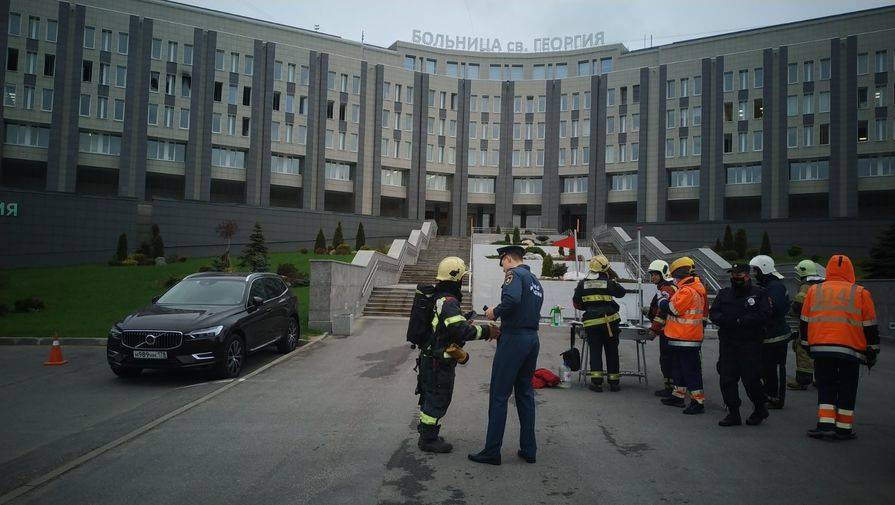 Власти Петербурга заявили о шести погибших при пожаре в больнице