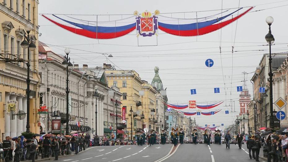 Петербург украсят ко Дню основания города
