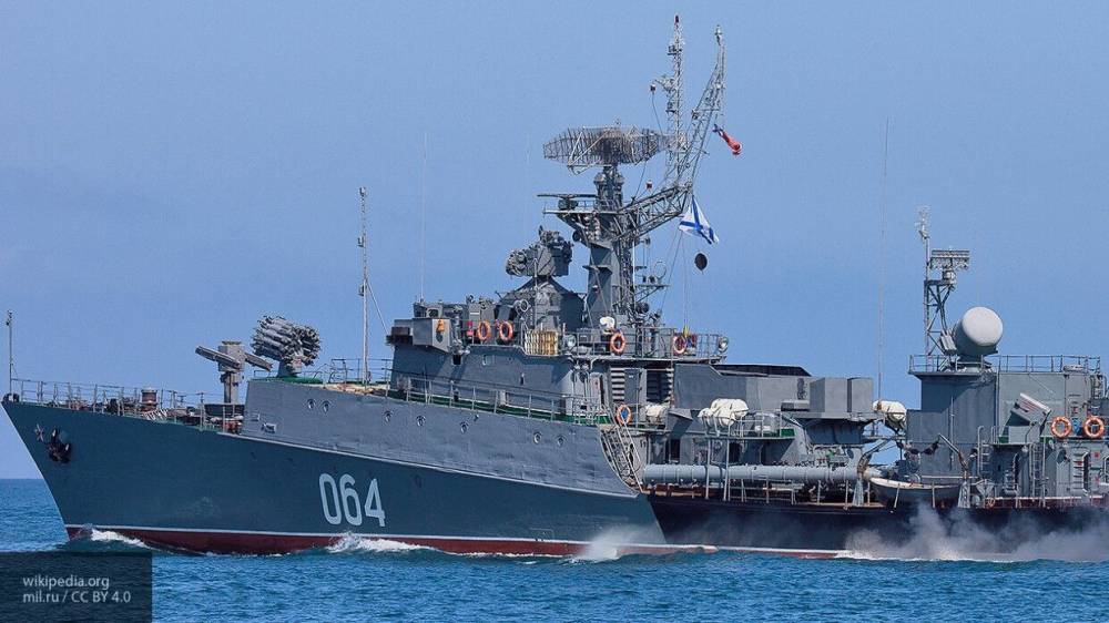 Экипажи МПК Черноморского флота выполнили торпедные стрельбы в Черном море