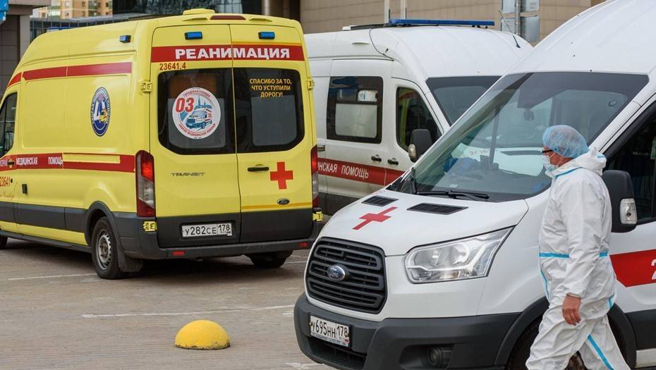 Петербургские спасатели 700 раз выезжали на помощь врачам скорой