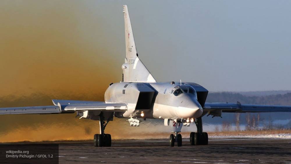 Минобороны РФ сообщило о плановом полете двух Ту-22М3 над Черным морем