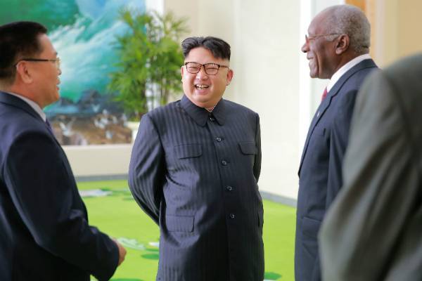 Без сна и выходных: в КНДР рассказали о круглосуточной работе Ким Чен Ына