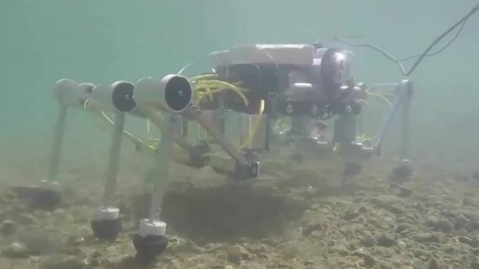 Робот-краб поможет ученым изучить тайны морского дна