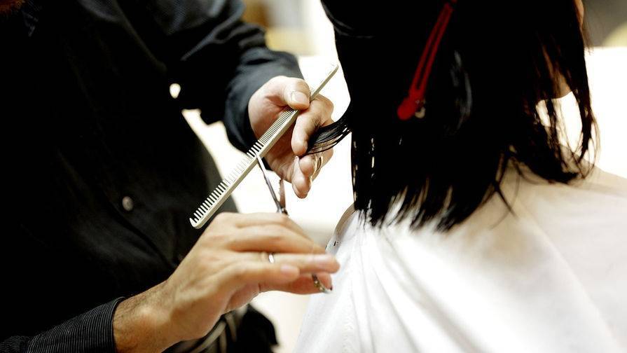 В Белгородской области парикмахер заразил коронавирусом 23 клиентов