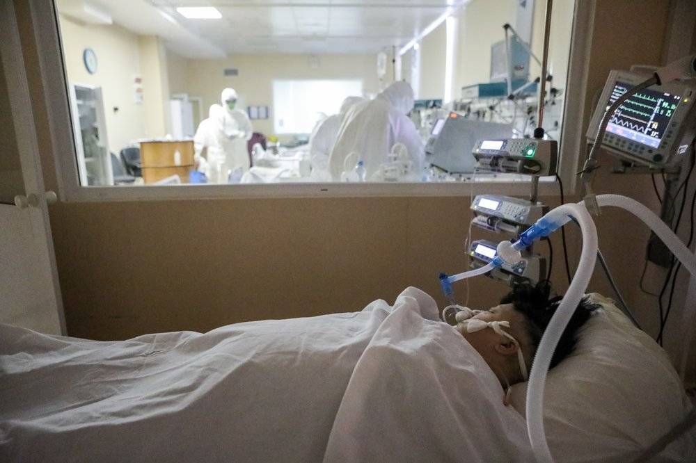 В Москве 18 тысяч пациентов с COVID-19 находятся в тяжелом состоянии