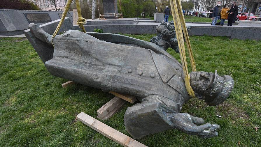 Минобороны Чехии заявило, что не может передать России памятник Коневу