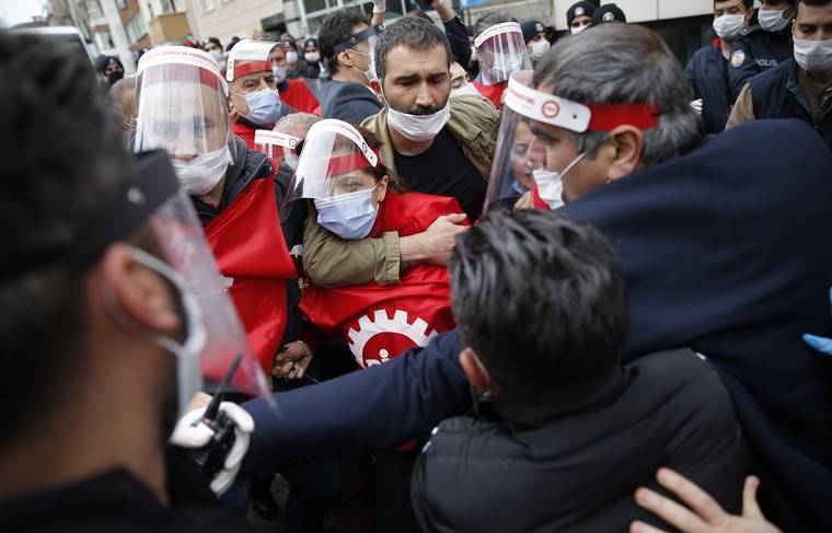 Полиция Чили задержала почти 60 участников протеста