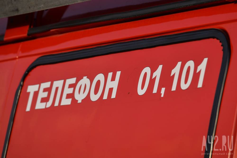 В Кемерове горел торговый павильон
