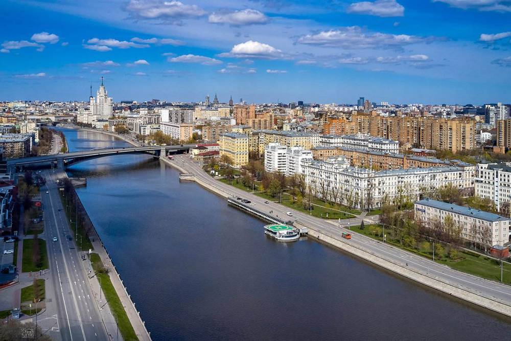 Теплая и малооблачная погода ожидается в Москве 2 мая