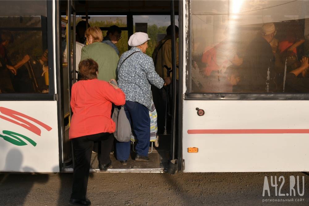 В Кузбассе отменили льготный проезд в автобусах для пожилых людей из-за ситуации с коронавирусом